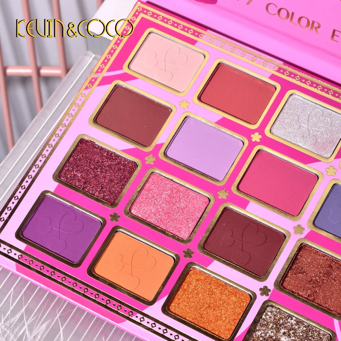 เซตชมพู Kevin & Coco 19 Colors eyeshadow palette อายแชโดว์ 19 สี สีสวย โทนสีส้มและโทนสีชมพู ติดทนยาวนาน แมท ชิมเมอร์ กลิตเตอร์