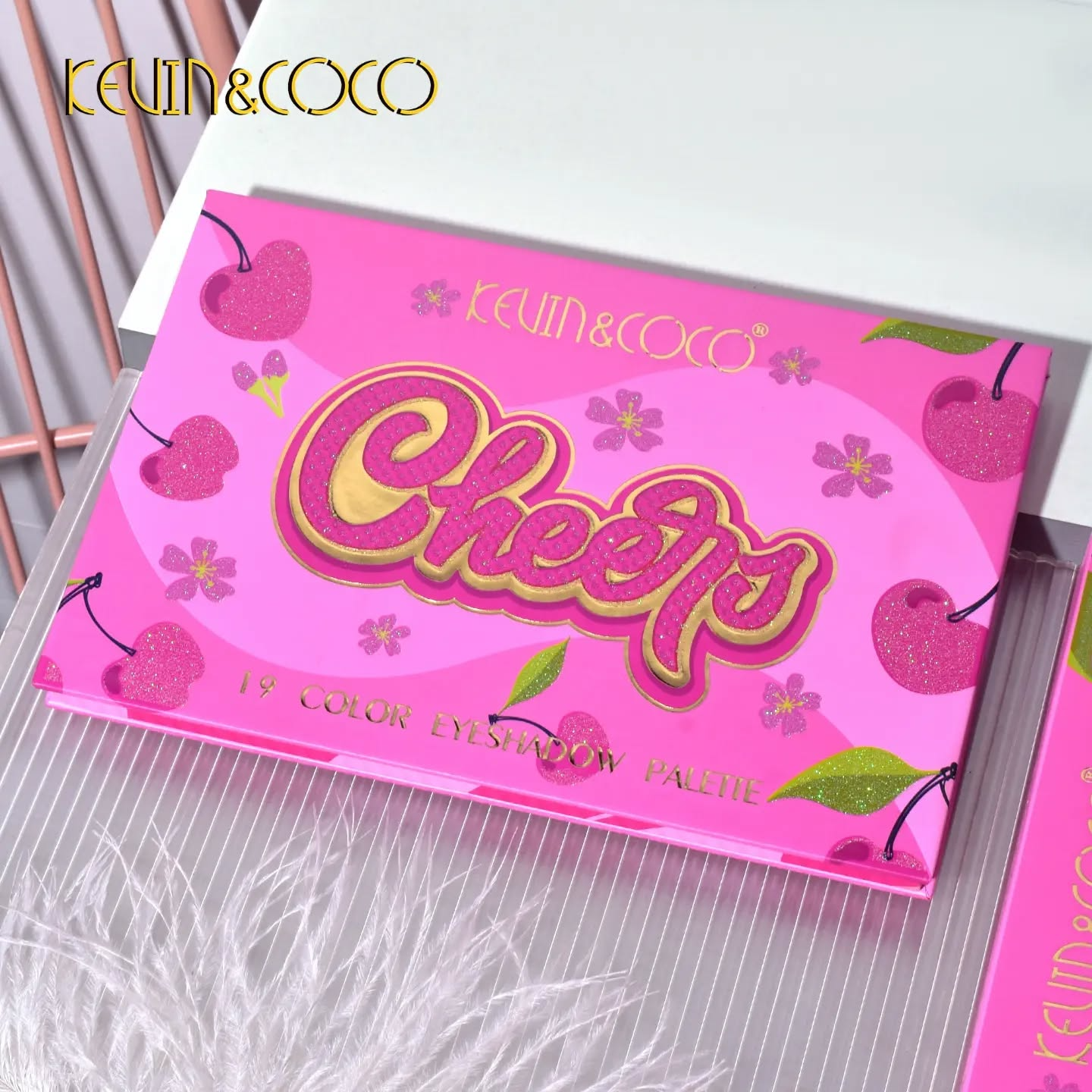 เซตชมพู Kevin & Coco 19 Colors eyeshadow palette อายแชโดว์ 19 สี สีสวย โทนสีส้มและโทนสีชมพู ติดทนยาวนาน แมท ชิมเมอร์ กลิตเตอร์
